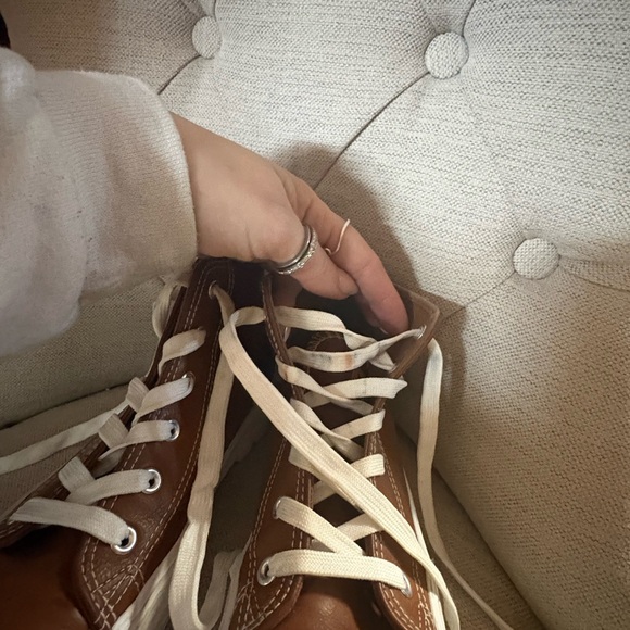 MUDD Brown High-Top Sneakers with White Laces - Picture 3 of 12